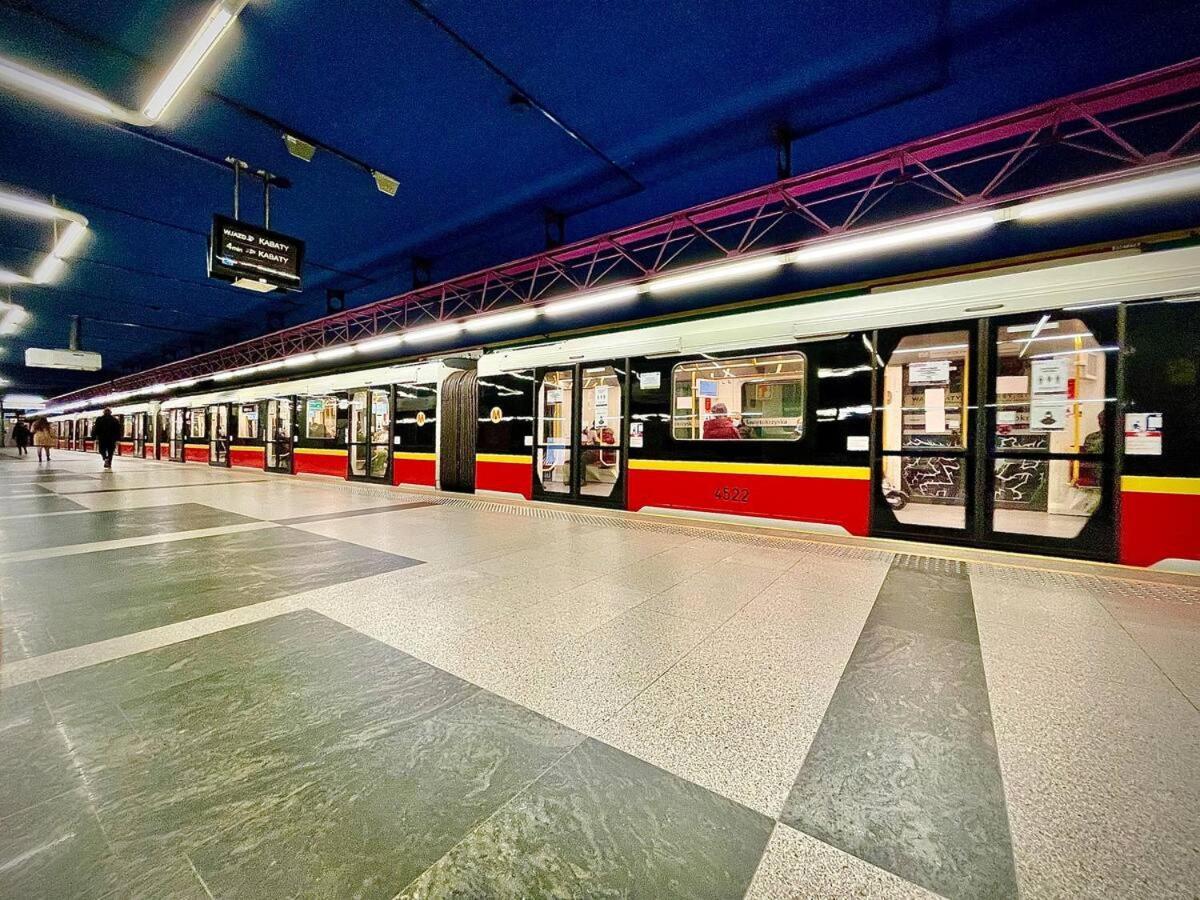 Sun Clima/Ac Metro X2 Fast Wifi 500 Mbs 70'Tv Netflix Appletv Hbo Apartment Warsaw Luaran gambar
