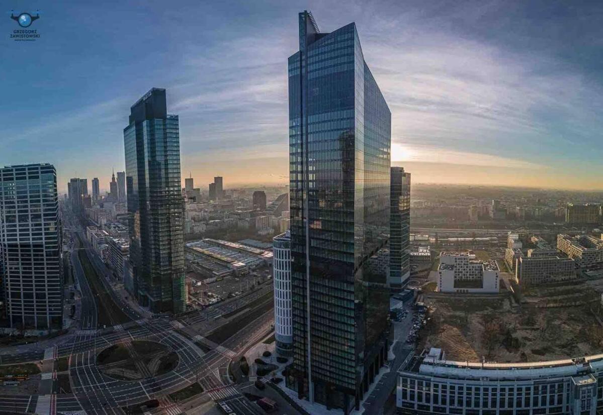 Sun Clima/Ac Metro X2 Fast Wifi 500 Mbs 70'Tv Netflix Appletv Hbo Apartment Warsaw Luaran gambar